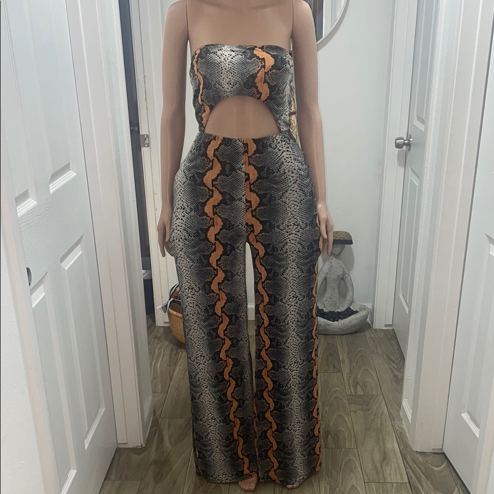 Chic Snake Print Jumpsuit with Cutout